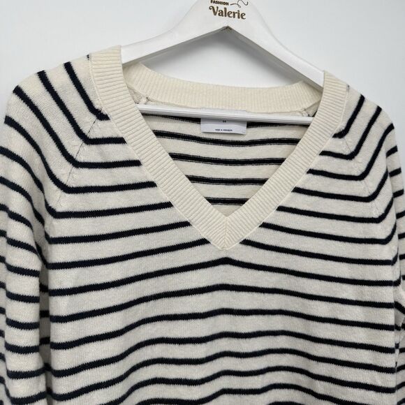Old Navy So Soft Striped V Neckline Sweater Size Cotton Blend XS - Picture 2 of 6
